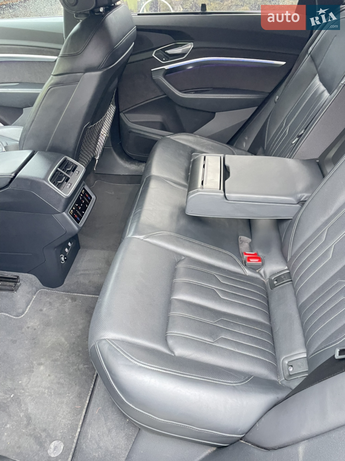 2019 Audi e-tron - мініатюра 16