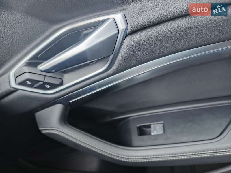 Внедорожник / Кроссовер Audi e-tron 2021 в Яворове