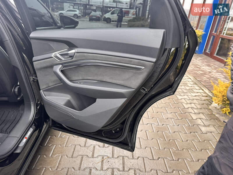 Позашляховик / Кросовер Audi e-tron 2022 в Хмельницькому