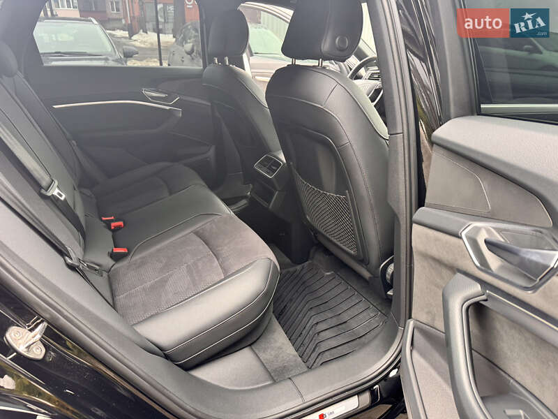 Позашляховик / Кросовер Audi e-tron 2022 в Хмельницькому