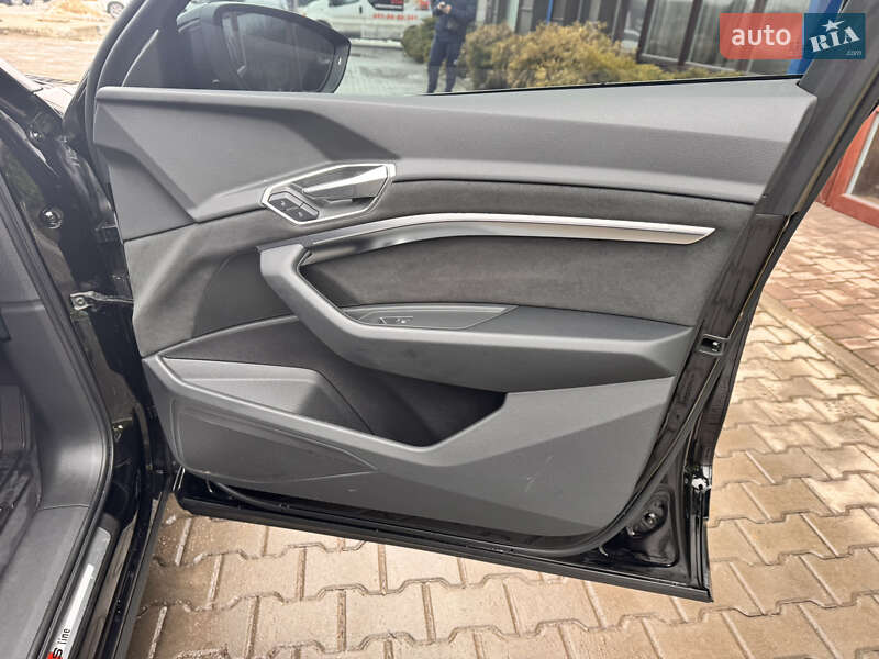 Позашляховик / Кросовер Audi e-tron 2022 в Хмельницькому