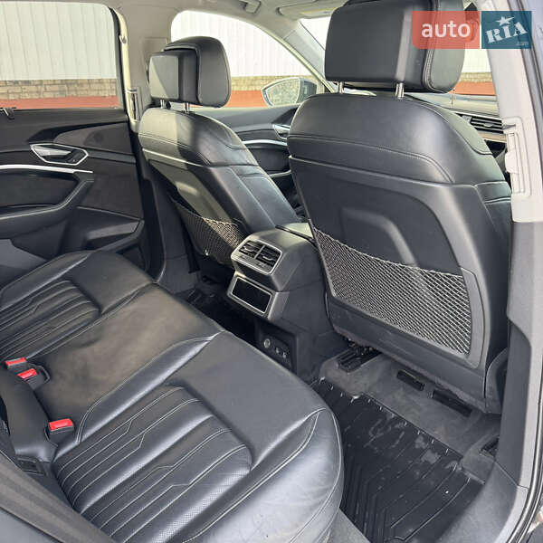 Внедорожник / Кроссовер Audi e-tron 2019 в Львове