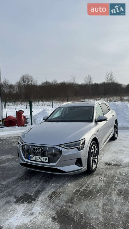 Позашляховик / Кросовер Audi e-tron 2022 в Львові
