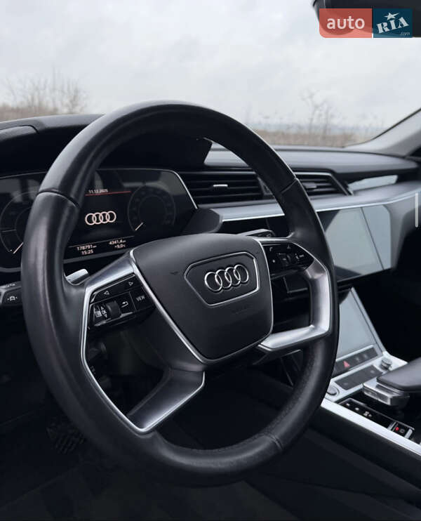 Внедорожник / Кроссовер Audi e-tron 2020 в Киеве