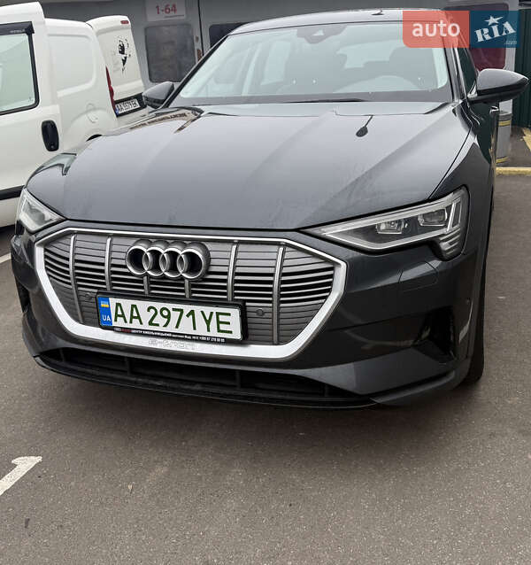 Внедорожник / Кроссовер Audi e-tron 2020 в Киеве