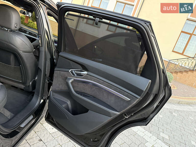 Позашляховик / Кросовер Audi e-tron 2019 в Трускавці фото 81 Позашляховик / Кросовер Audi e-tron 2019 в Трускавці