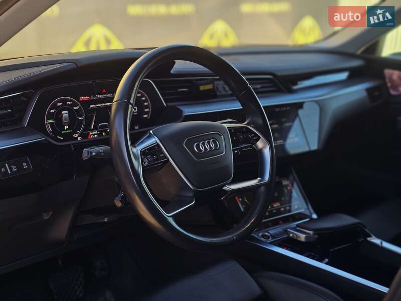 Внедорожник / Кроссовер Audi e-tron 2021 в Киеве фото 12 Внедорожник / Кроссовер Audi e-tron 2021 в Киеве