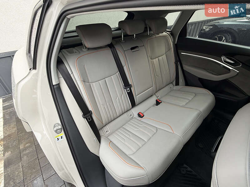 Внедорожник / Кроссовер Audi e-tron 2018 в Ровно фото 90 Внедорожник / Кроссовер Audi e-tron 2018 в Ровно