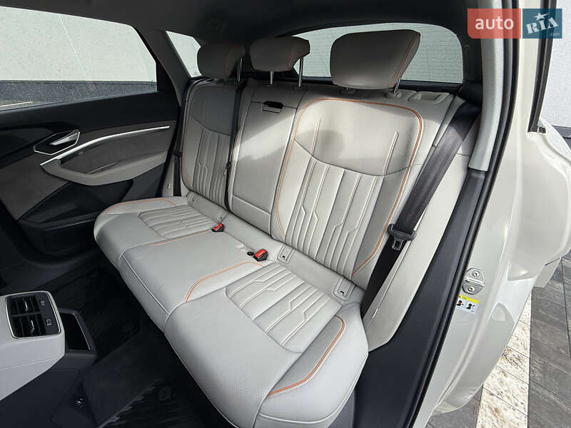 Внедорожник / Кроссовер Audi e-tron 2018 в Ровно фото 105 Внедорожник / Кроссовер Audi e-tron 2018 в Ровно