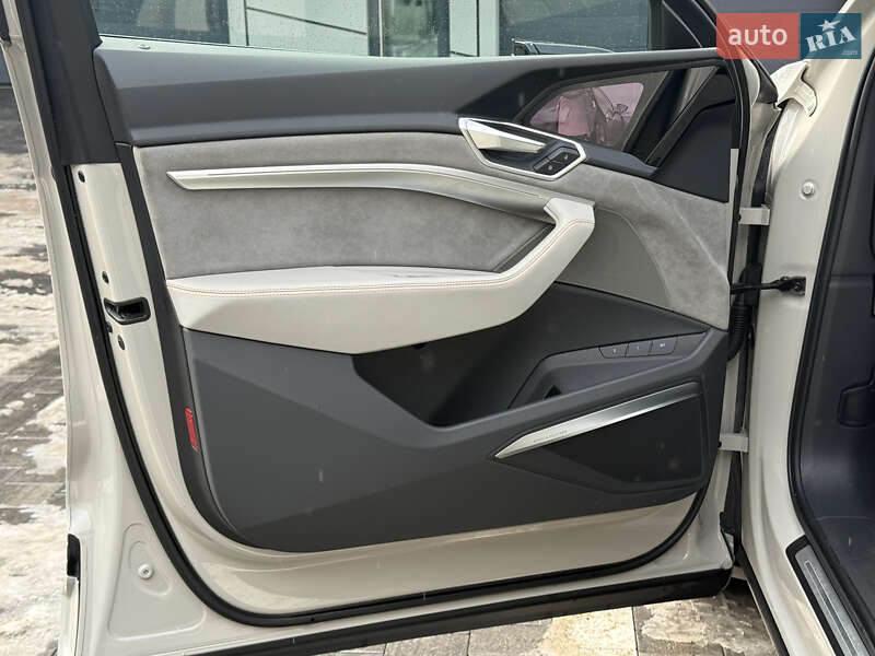 Внедорожник / Кроссовер Audi e-tron 2018 в Ровно фото 124 Внедорожник / Кроссовер Audi e-tron 2018 в Ровно