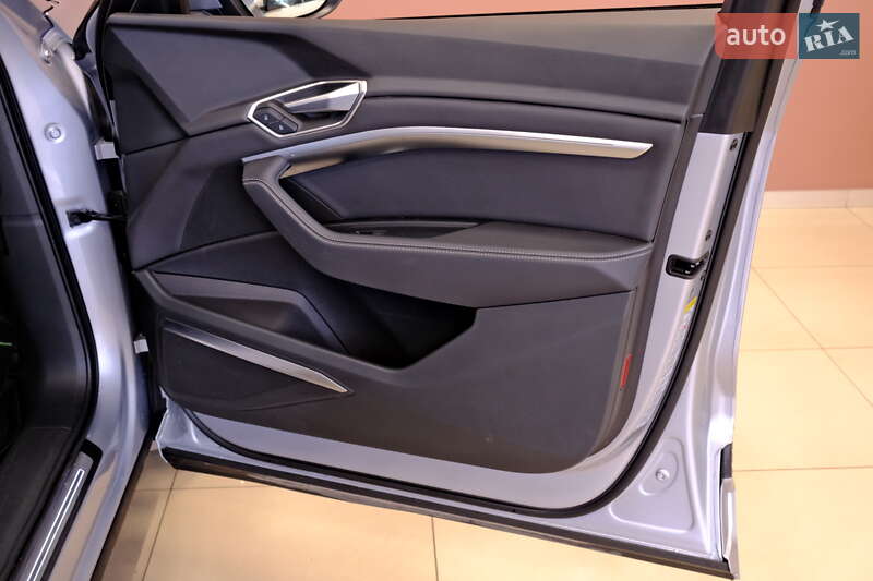 Внедорожник / Кроссовер Audi e-tron 2022 в Одессе
