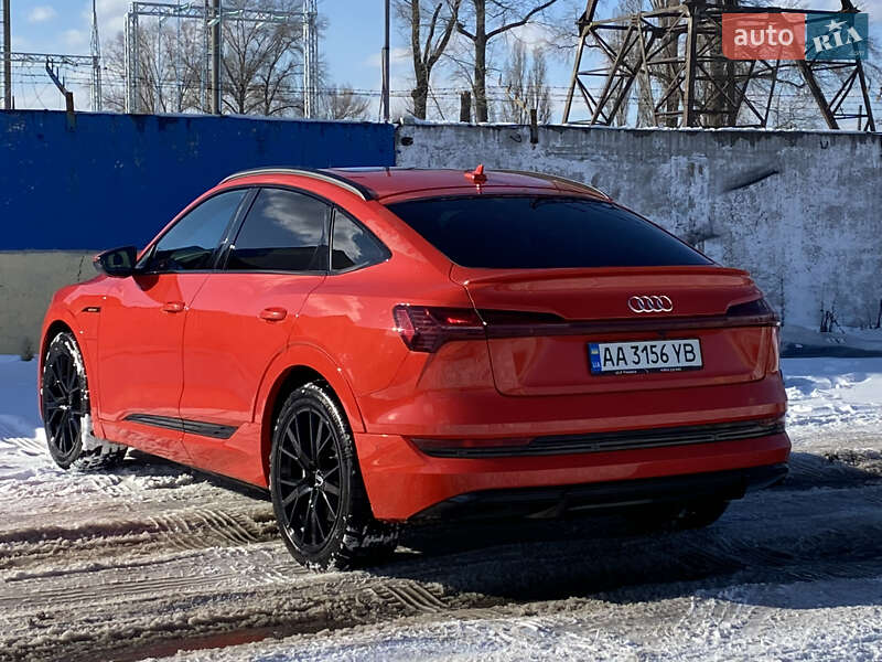 Позашляховик / Кросовер Audi e-tron 2021 в Києві