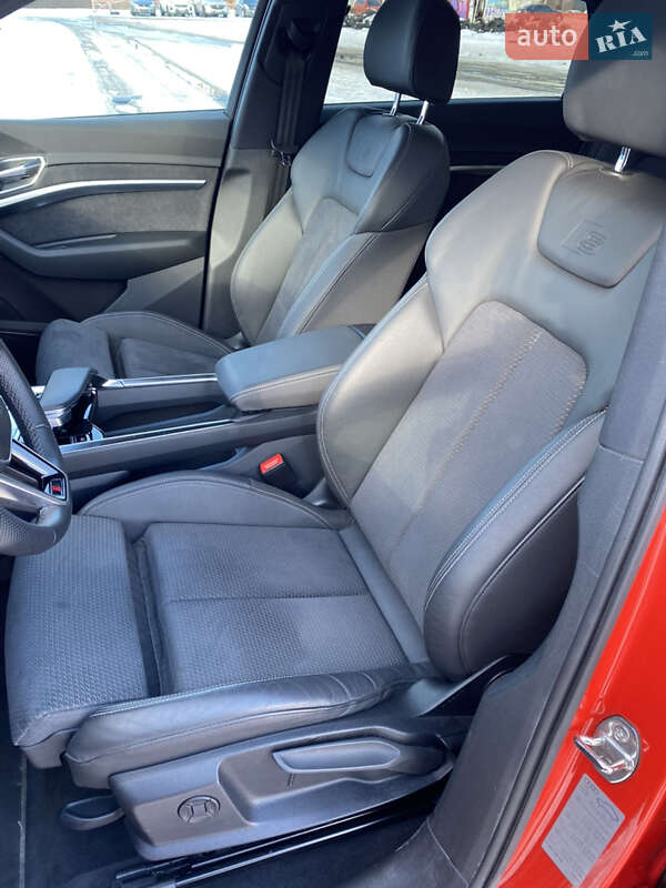 Позашляховик / Кросовер Audi e-tron 2021 в Києві