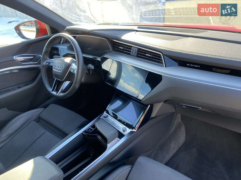 Позашляховик / Кросовер Audi e-tron 2021 в Києві