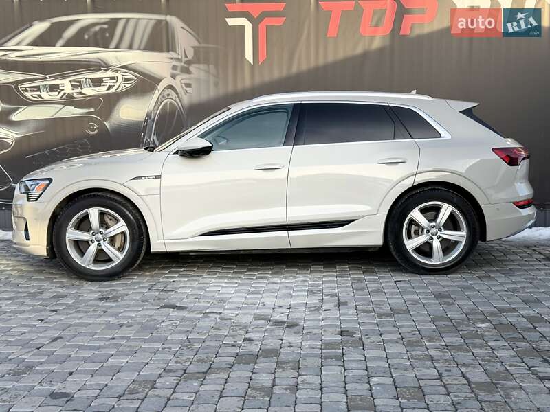 Позашляховик / Кросовер Audi e-tron 2019 в Львові фото 13 Позашляховик / Кросовер Audi e-tron 2019 в Львові