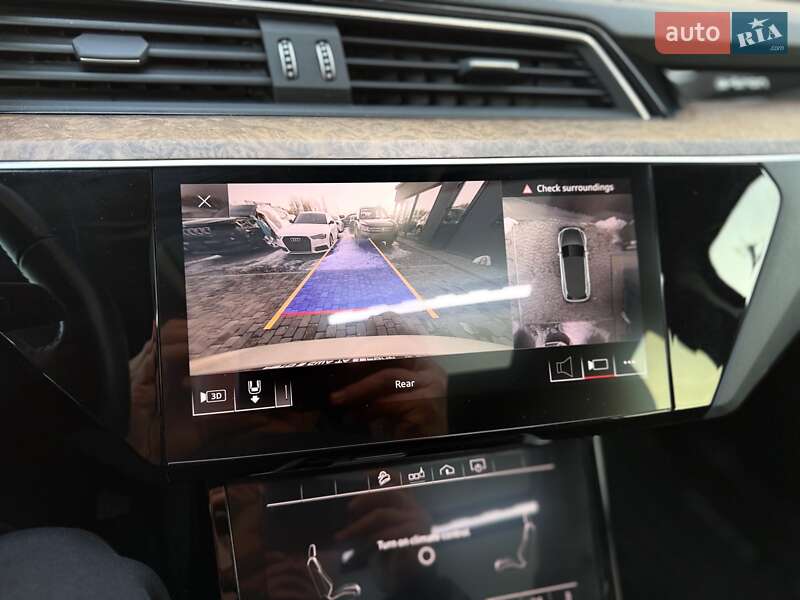 Позашляховик / Кросовер Audi e-tron 2019 в Львові фото 47 Позашляховик / Кросовер Audi e-tron 2019 в Львові