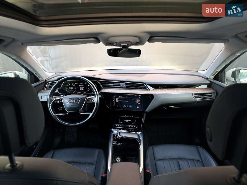Позашляховик / Кросовер Audi e-tron 2019 в Львові фото 67 Позашляховик / Кросовер Audi e-tron 2019 в Львові