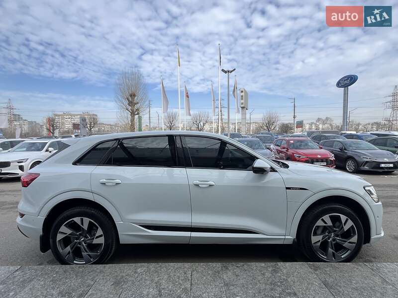 Позашляховик / Кросовер Audi e-tron 2020 в Києві фото 7 Позашляховик / Кросовер Audi e-tron 2020 в Києві