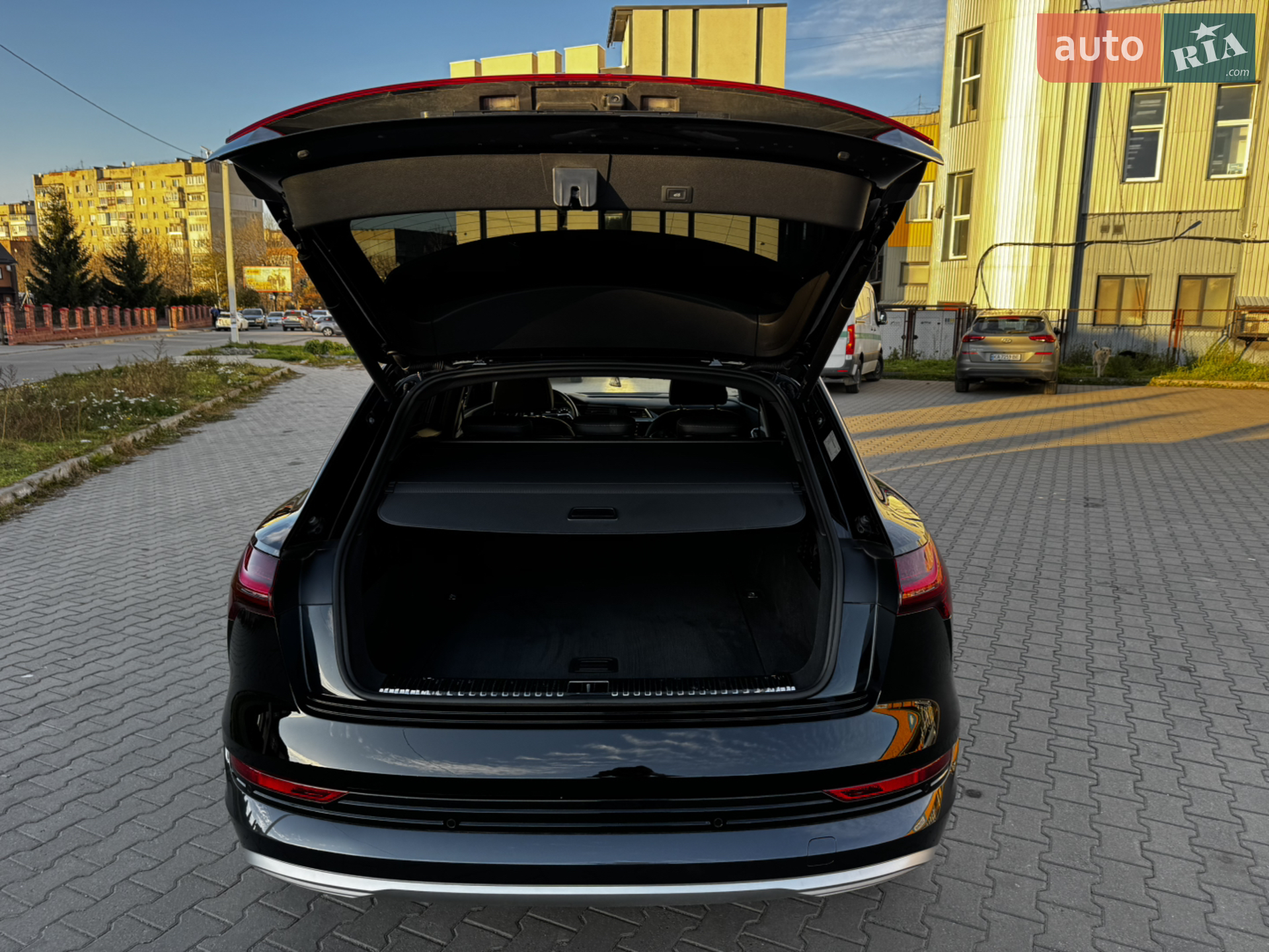 2022 Audi e-tron - мініатюра 16