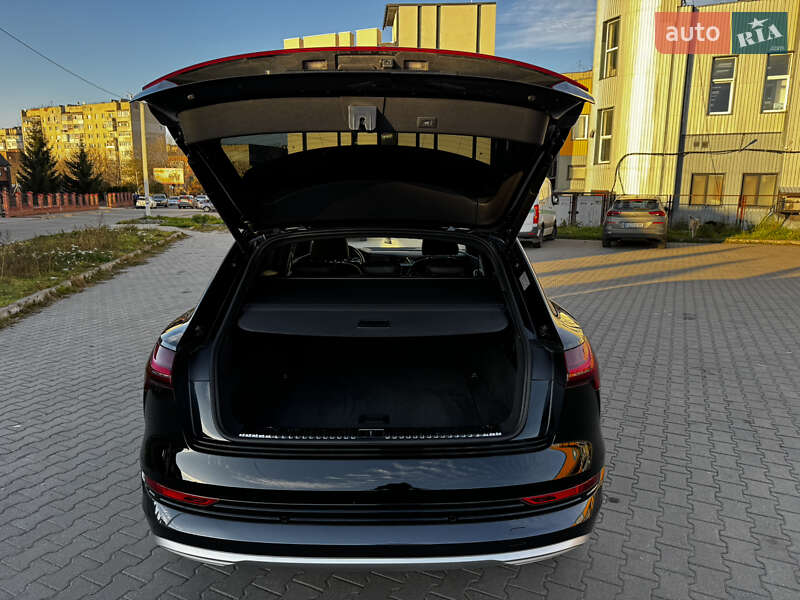 Позашляховик / Кросовер Audi e-tron 2022 в Хмельницькому