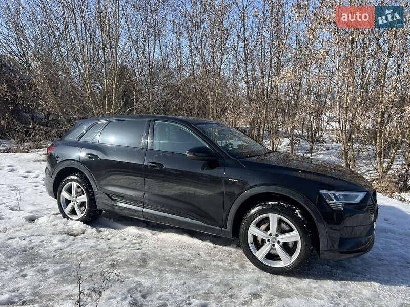 Позашляховик / Кросовер Audi e-tron 2019 в Вінниці фото 44 Позашляховик / Кросовер Audi e-tron 2019 в Вінниці