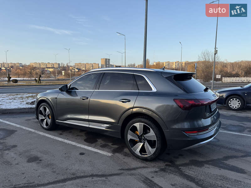 Позашляховик / Кросовер Audi e-tron 2019 в Вінниці фото 8 Позашляховик / Кросовер Audi e-tron 2019 в Вінниці