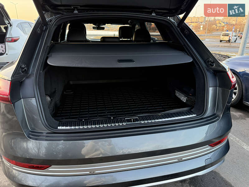 Позашляховик / Кросовер Audi e-tron 2019 в Вінниці фото 11 Позашляховик / Кросовер Audi e-tron 2019 в Вінниці