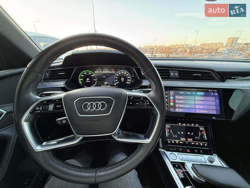 Позашляховик / Кросовер Audi e-tron 2019 в Вінниці фото 22 Позашляховик / Кросовер Audi e-tron 2019 в Вінниці