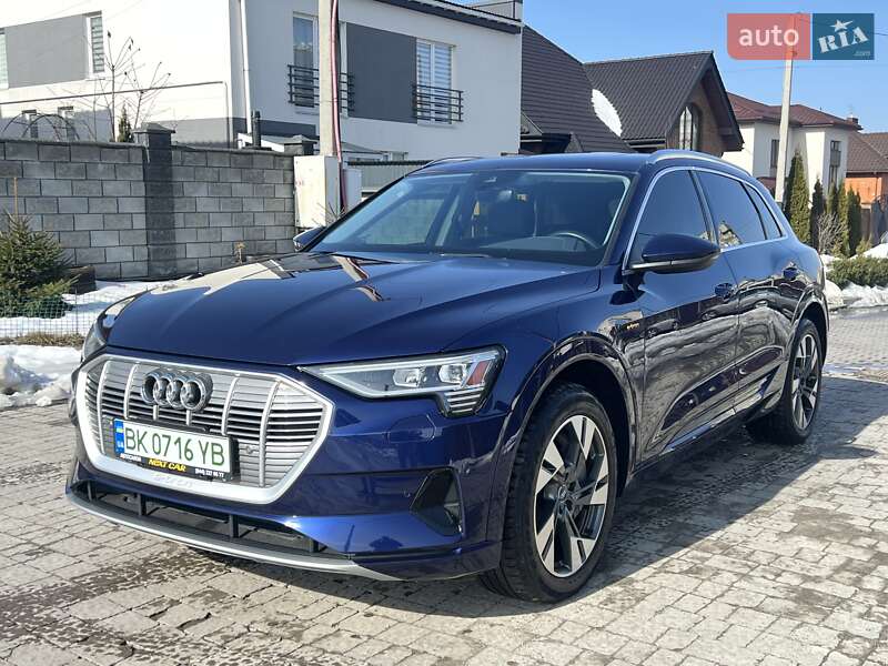 Позашляховик / Кросовер Audi e-tron 2021 в Рівному