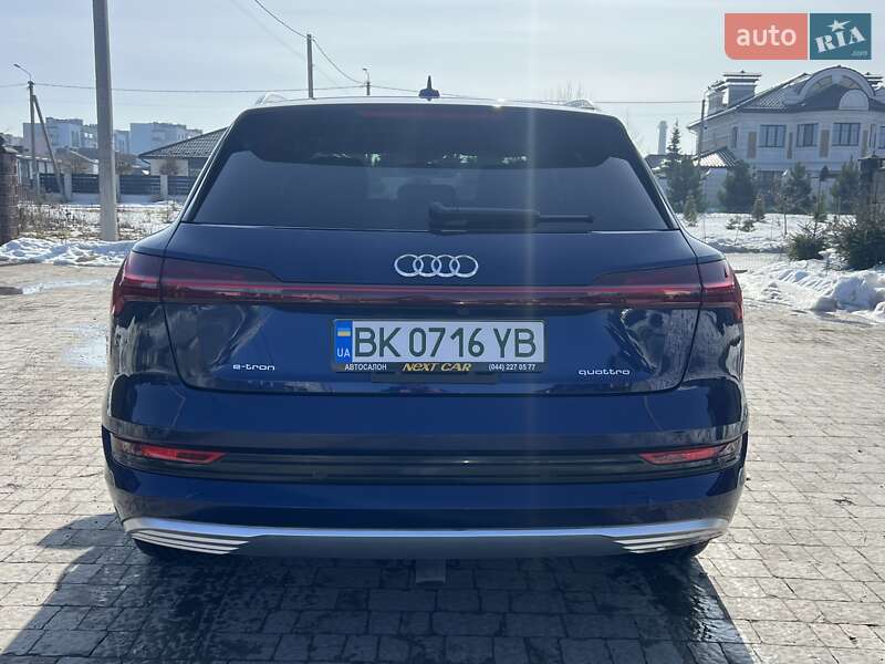 Позашляховик / Кросовер Audi e-tron 2021 в Рівному