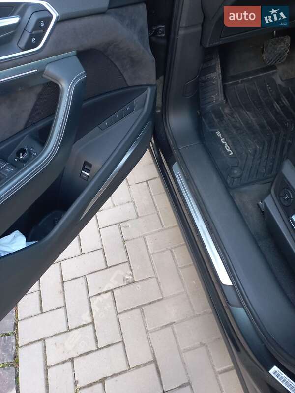 Позашляховик / Кросовер Audi e-tron 2019 в Луцьку
