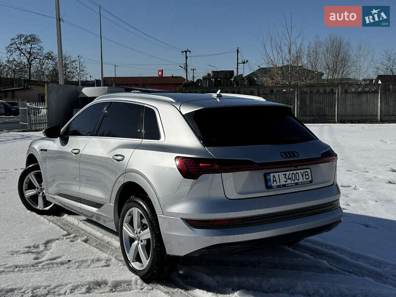 Внедорожник / Кроссовер Audi e-tron 2019 в Киеве