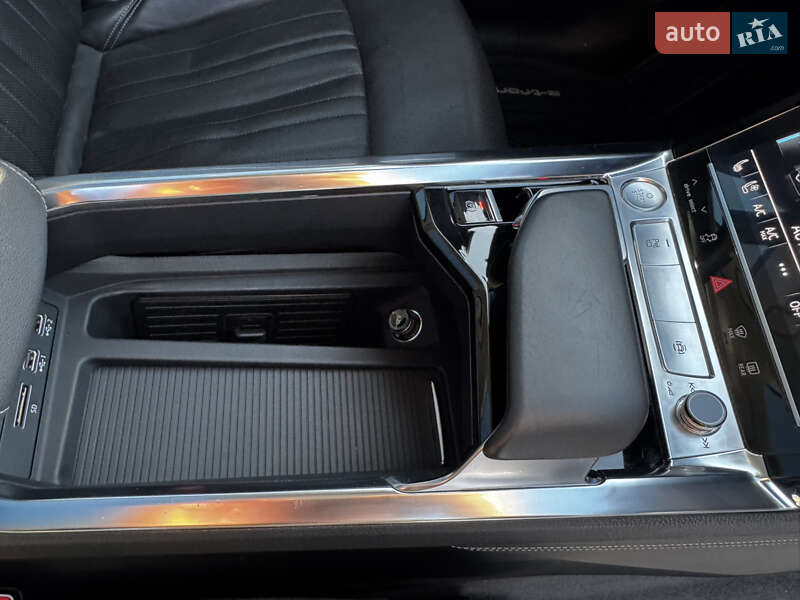 Внедорожник / Кроссовер Audi e-tron 2019 в Киеве