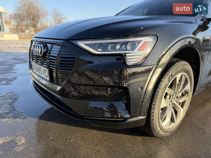 Позашляховик / Кросовер Audi e-tron 2021 в Києві фото 8 Позашляховик / Кросовер Audi e-tron 2021 в Києві