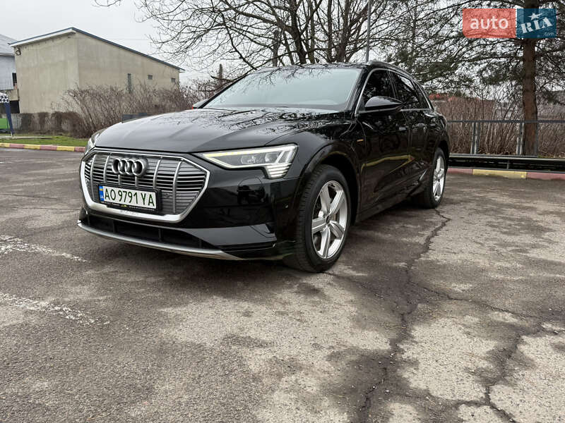 Позашляховик / Кросовер Audi e-tron 2020 в Іршаві