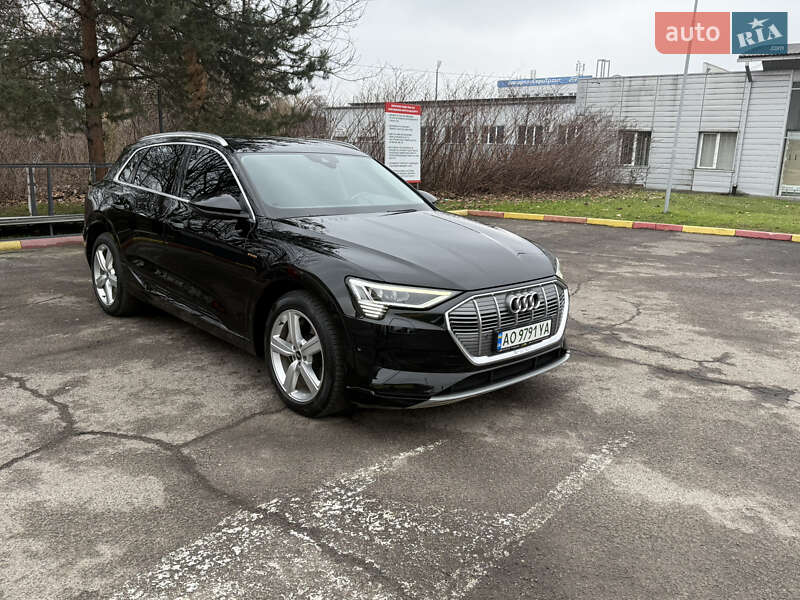 Позашляховик / Кросовер Audi e-tron 2020 в Іршаві