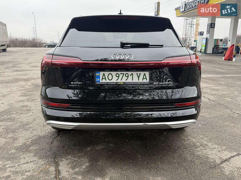 Позашляховик / Кросовер Audi e-tron 2020 в Іршаві