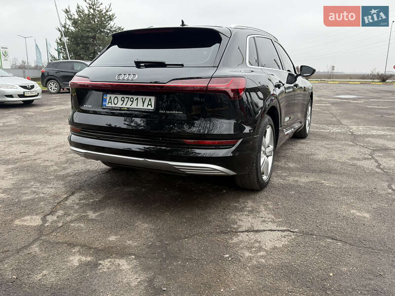 Позашляховик / Кросовер Audi e-tron 2020 в Іршаві