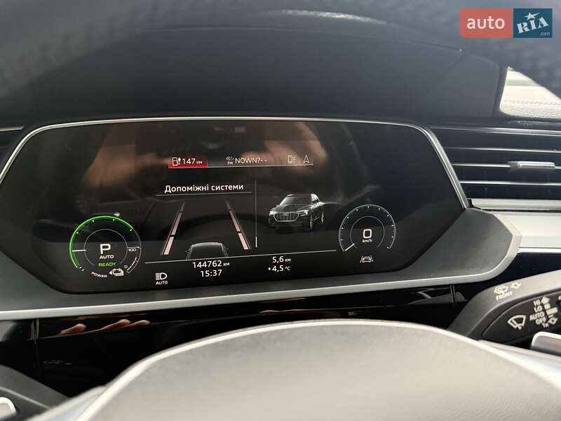 Позашляховик / Кросовер Audi e-tron 2020 в Іршаві