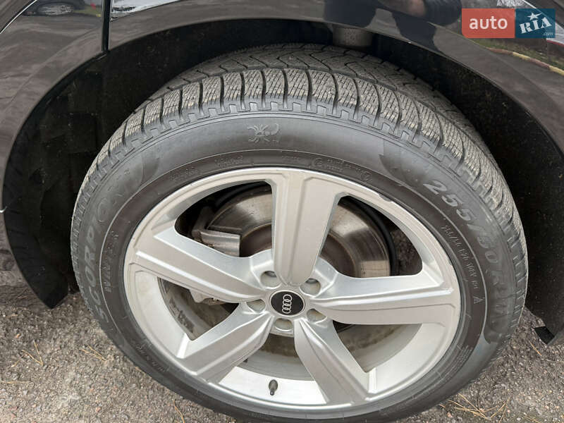 Позашляховик / Кросовер Audi e-tron 2020 в Іршаві