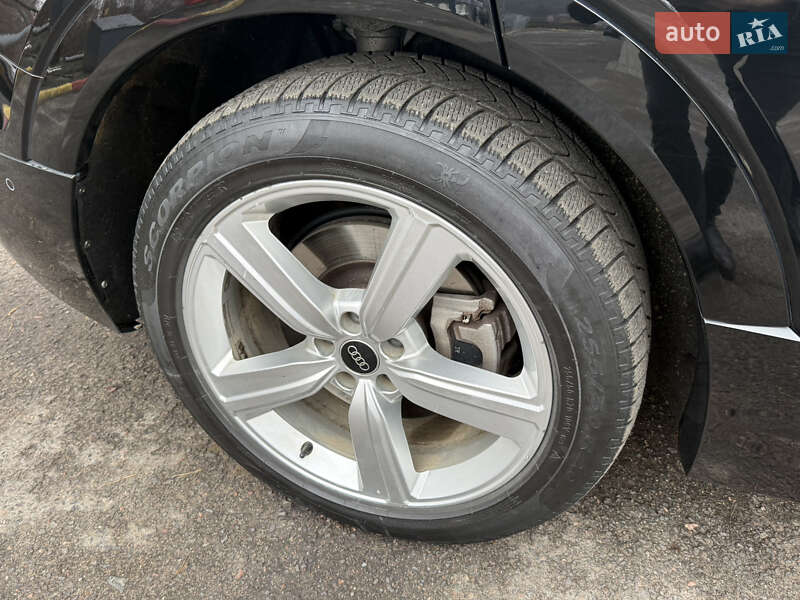 Позашляховик / Кросовер Audi e-tron 2020 в Іршаві