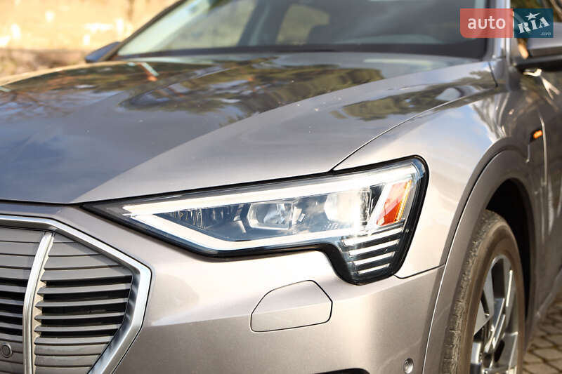 Позашляховик / Кросовер Audi e-tron 2020 в Ужгороді