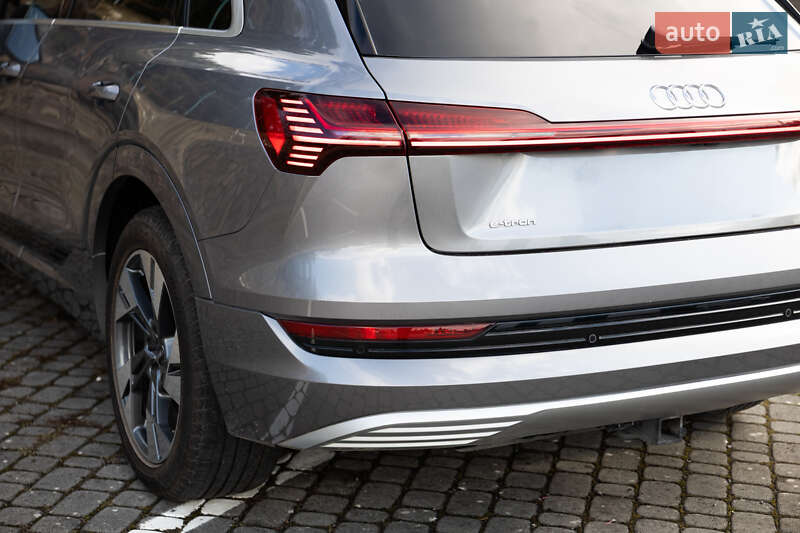 Позашляховик / Кросовер Audi e-tron 2020 в Ужгороді