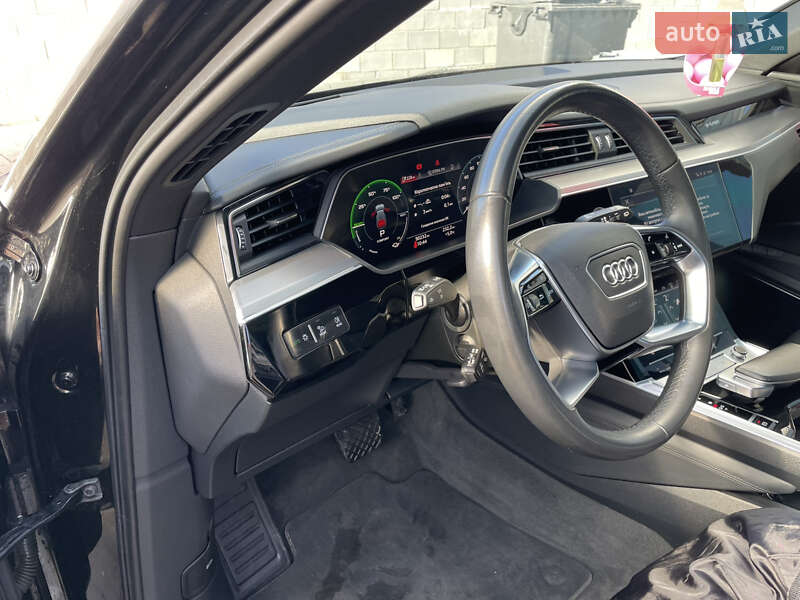 Позашляховик / Кросовер Audi e-tron 2022 в Рівному