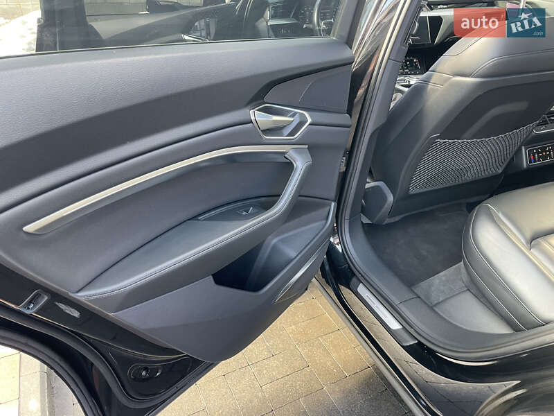 Позашляховик / Кросовер Audi e-tron 2022 в Рівному