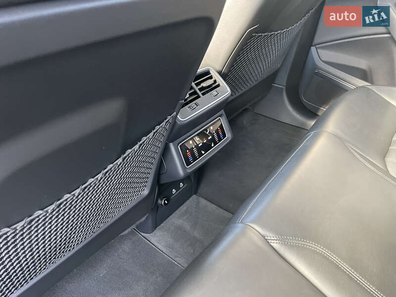 Позашляховик / Кросовер Audi e-tron 2022 в Рівному