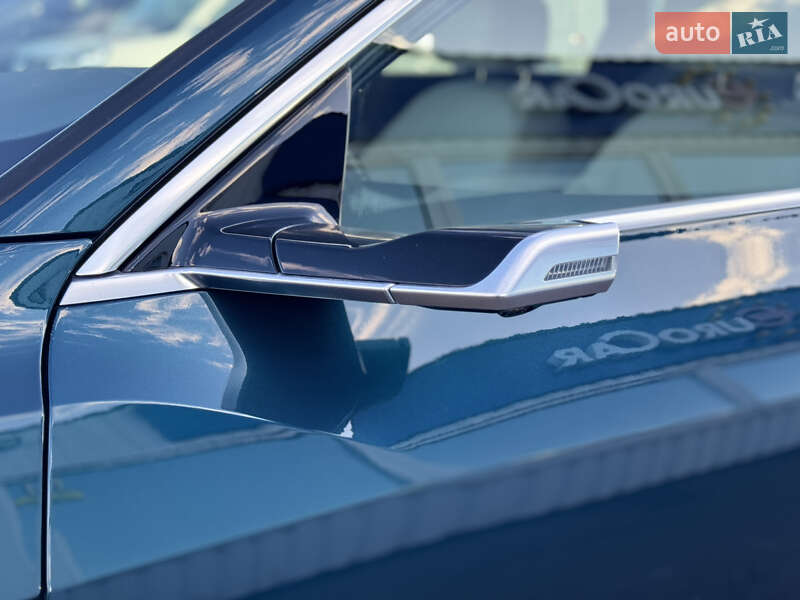 Внедорожник / Кроссовер Audi e-tron 2019 в Киеве