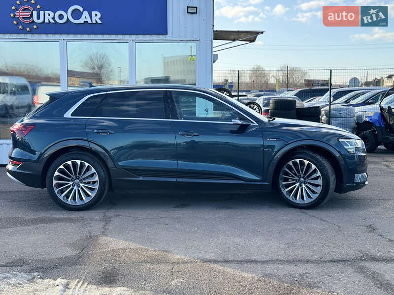 Внедорожник / Кроссовер Audi e-tron 2019 в Киеве