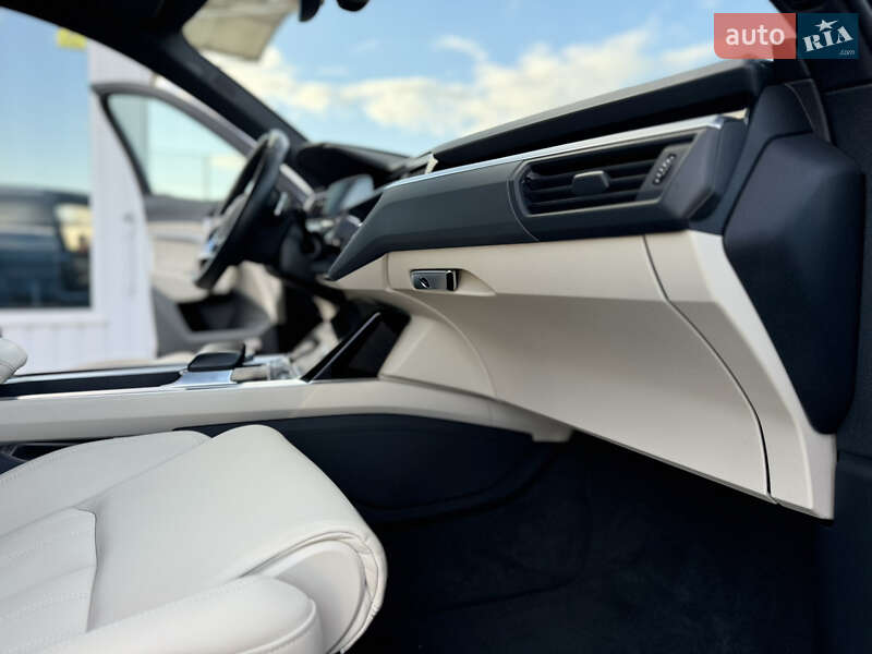 Внедорожник / Кроссовер Audi e-tron 2019 в Киеве