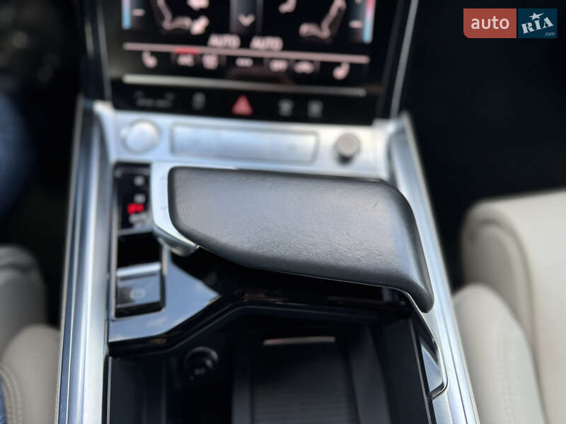 Внедорожник / Кроссовер Audi e-tron 2019 в Киеве